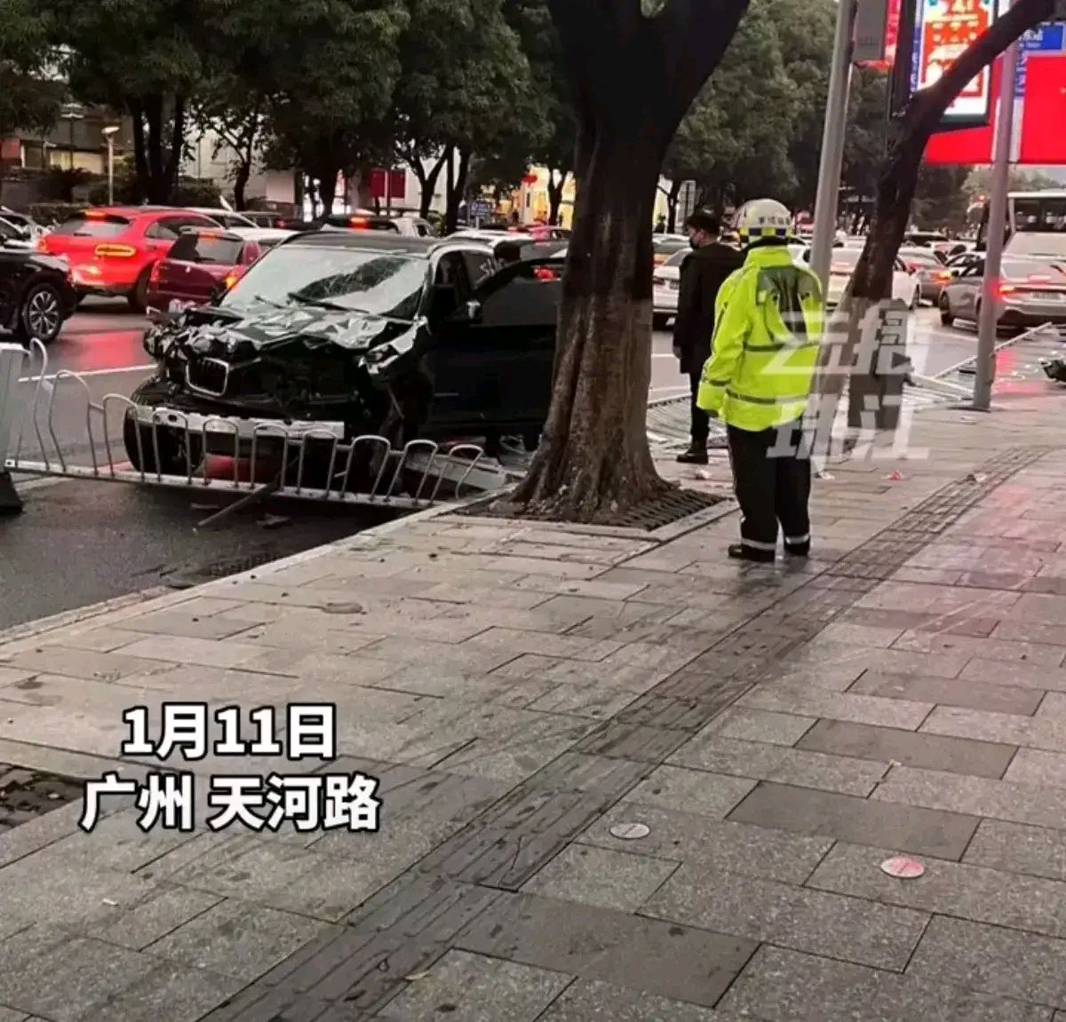 广州宝马撞人案枪毙了吗