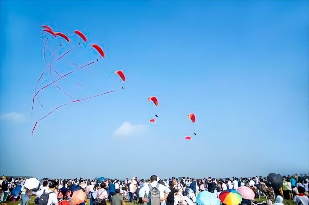 蓝天盛会，小块头在低空竞逐中脱颖而出