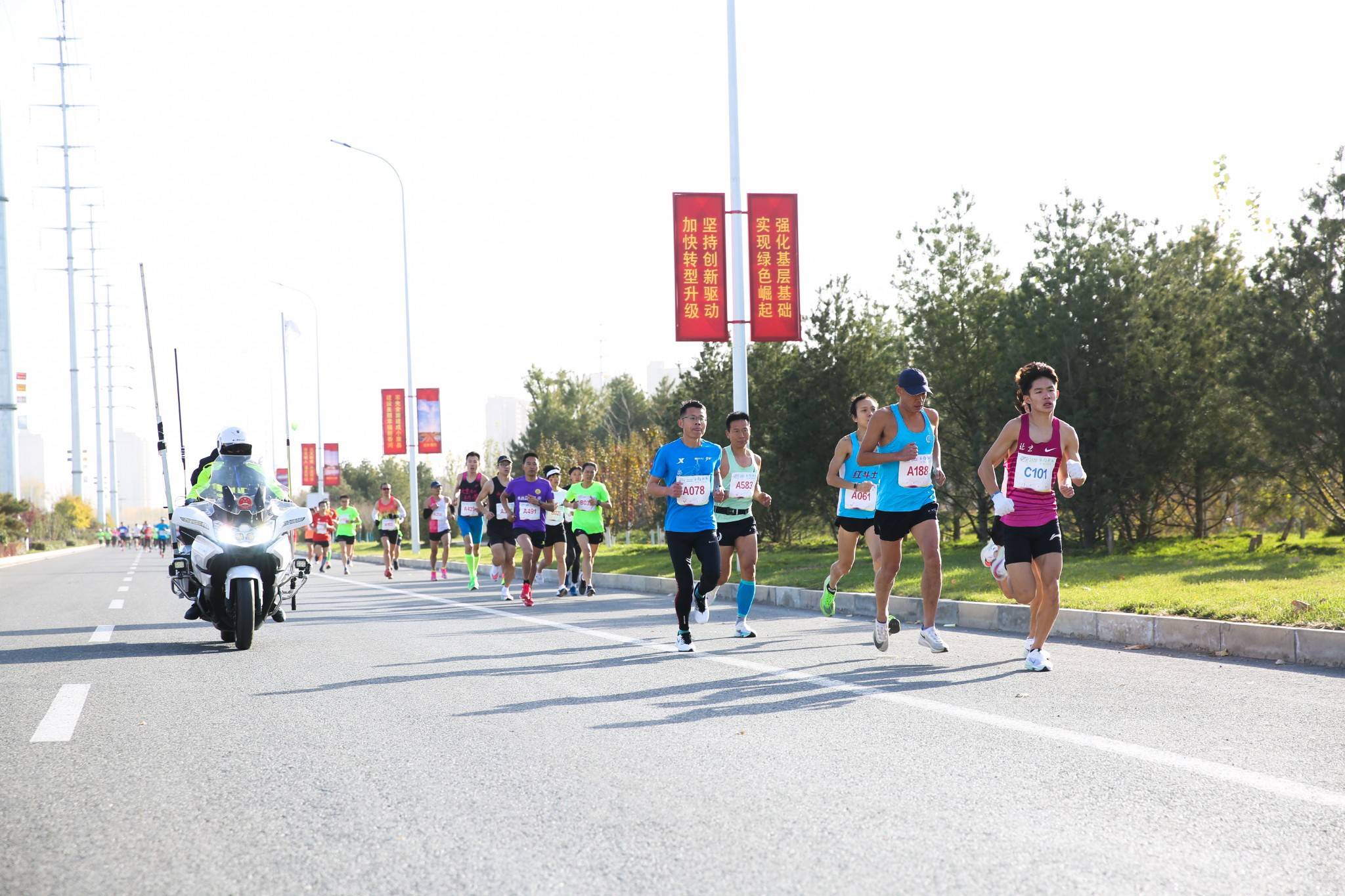 乡约福建：山水田园间跑半程马拉松