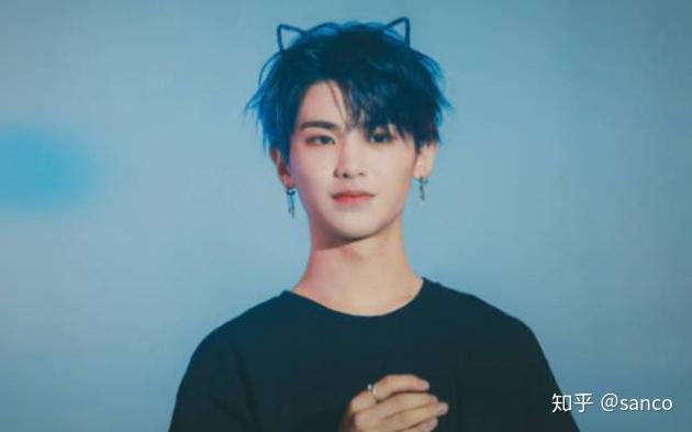 黄明昊，综艺新星闪耀光芒，闪耀2024